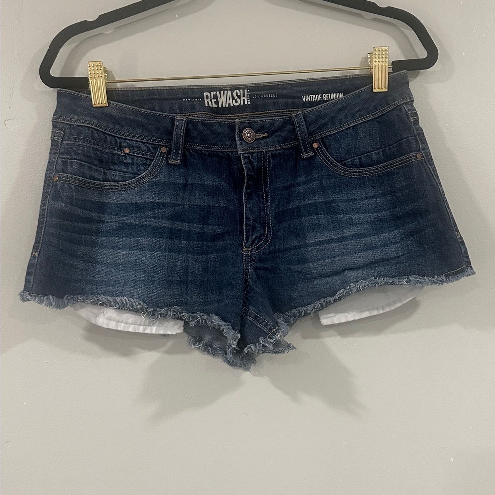 REWASH Vintage Reunion Fray Hem Jean Short 9/29